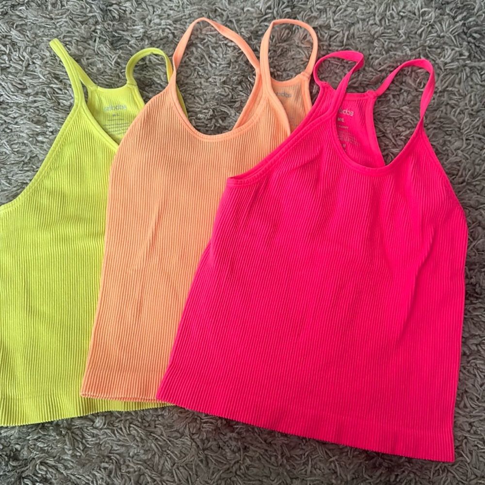 Set of Ododos Crop Tops M/L